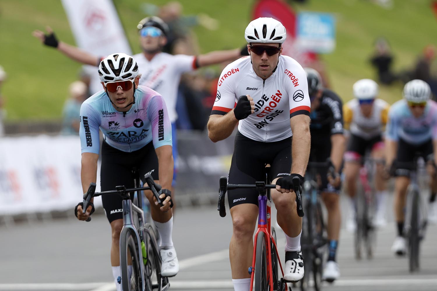 Brenton Jones crossing to win the 2023 Mens Elite CITROËN Bay Crits at Ritchie Boulevard, Geelong on Tuesday, Jan 3, 2023.(Photo by Con CHRONIS)